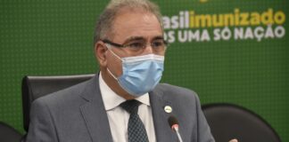 Queiroga diz que inclusão de novos grupos na vacinação atrapalha o PNI