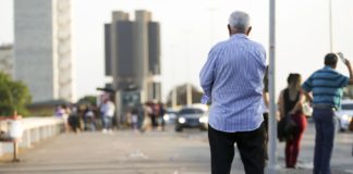 Política: Projeto atualiza atendimento destinado às pessoas idosas