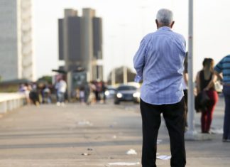Política: Projeto atualiza atendimento destinado às pessoas idosas