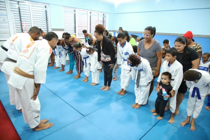 19_05_2023_Projeto_Judo_nas_Escolas_homenageia_maes_Foto_Lucas_Moura_Secom_PMS (1)