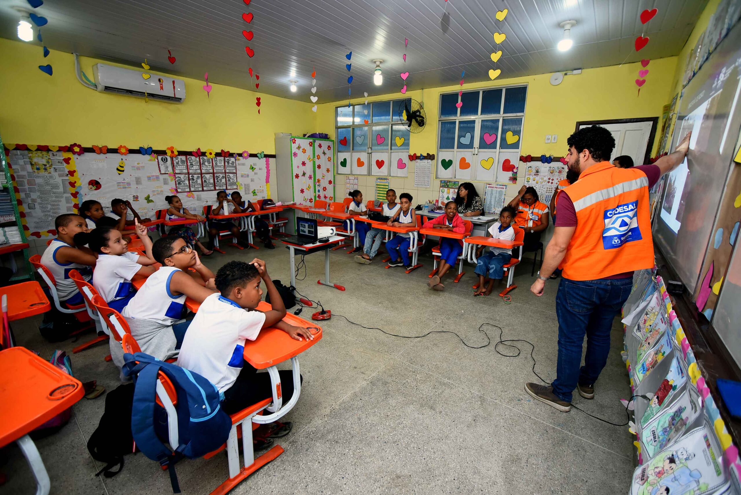 24_08_2023_Projeto Codesal nas Escolas_Foto_Jefferson Peixoto_Secom_Pms (12)