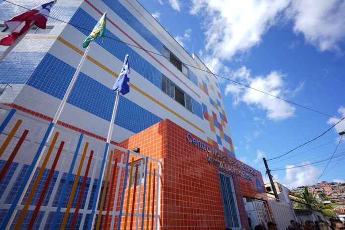 16-08-25-Prefeitura-Escola-Paripe-Foto-BettoJr-Secom-PMS-4-1536x1024