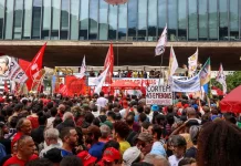 Em várias capitais, manifestantes vão às ruas contra PL da Dosimetria
