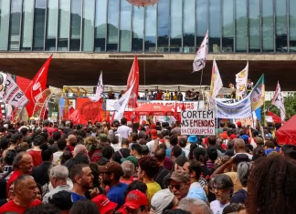Em várias capitais, manifestantes vão às ruas contra PL da Dosimetria